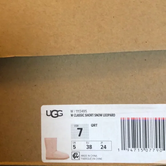 🌿UGG🌿CLASSIC SNOW LEOPARD BOOTS - Picture 15 of 15